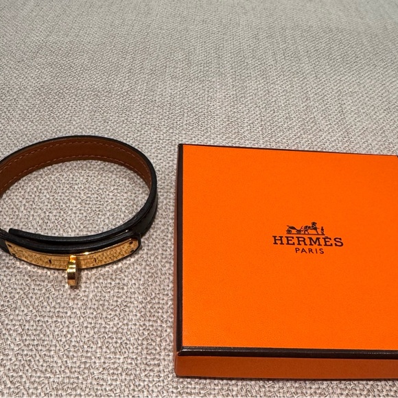 OFFER!✨Hermes Kelly lock bracelet✨ - Picture 6 of 6